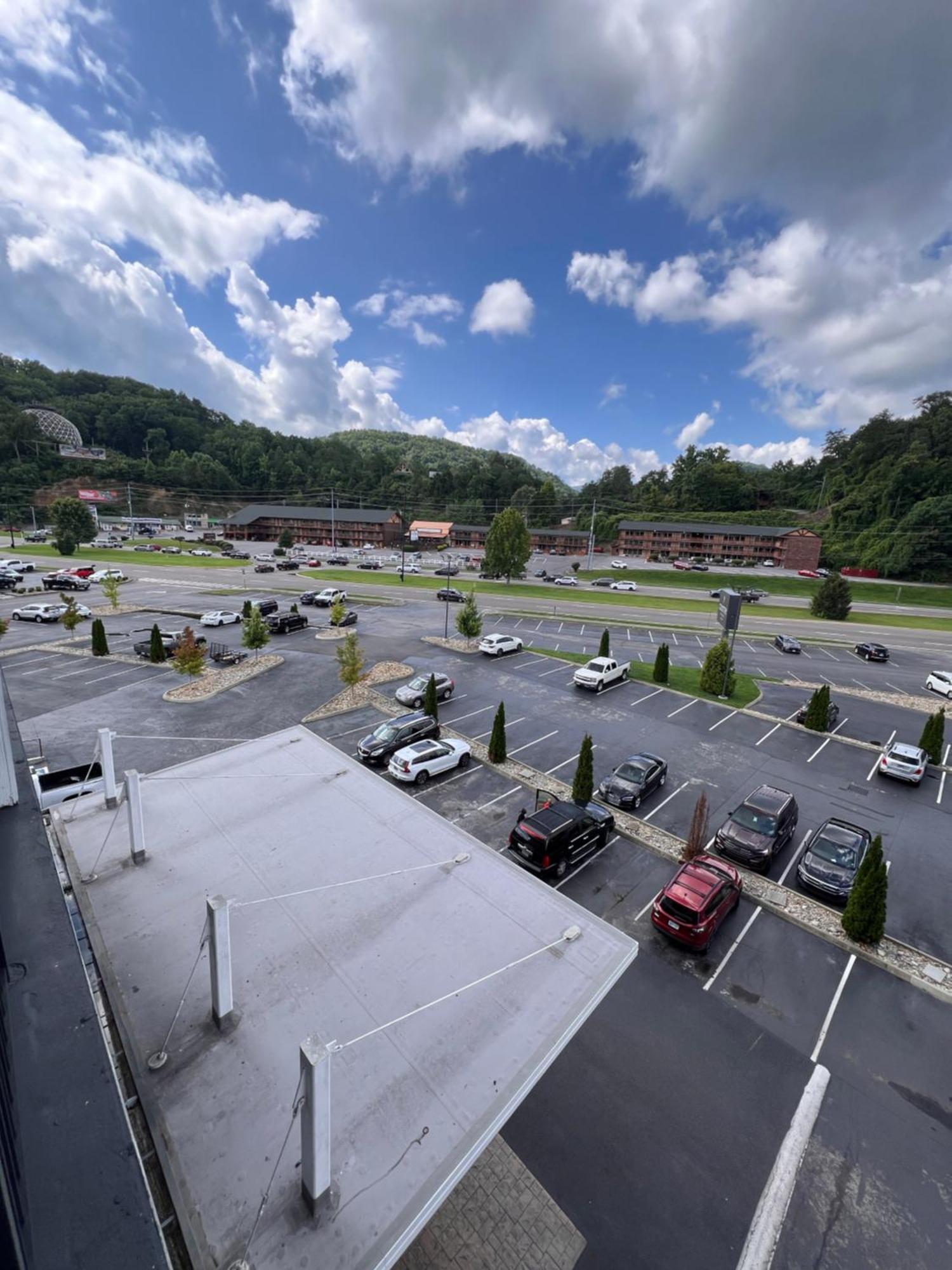 Country & By Radisson, South, Tn Hotel