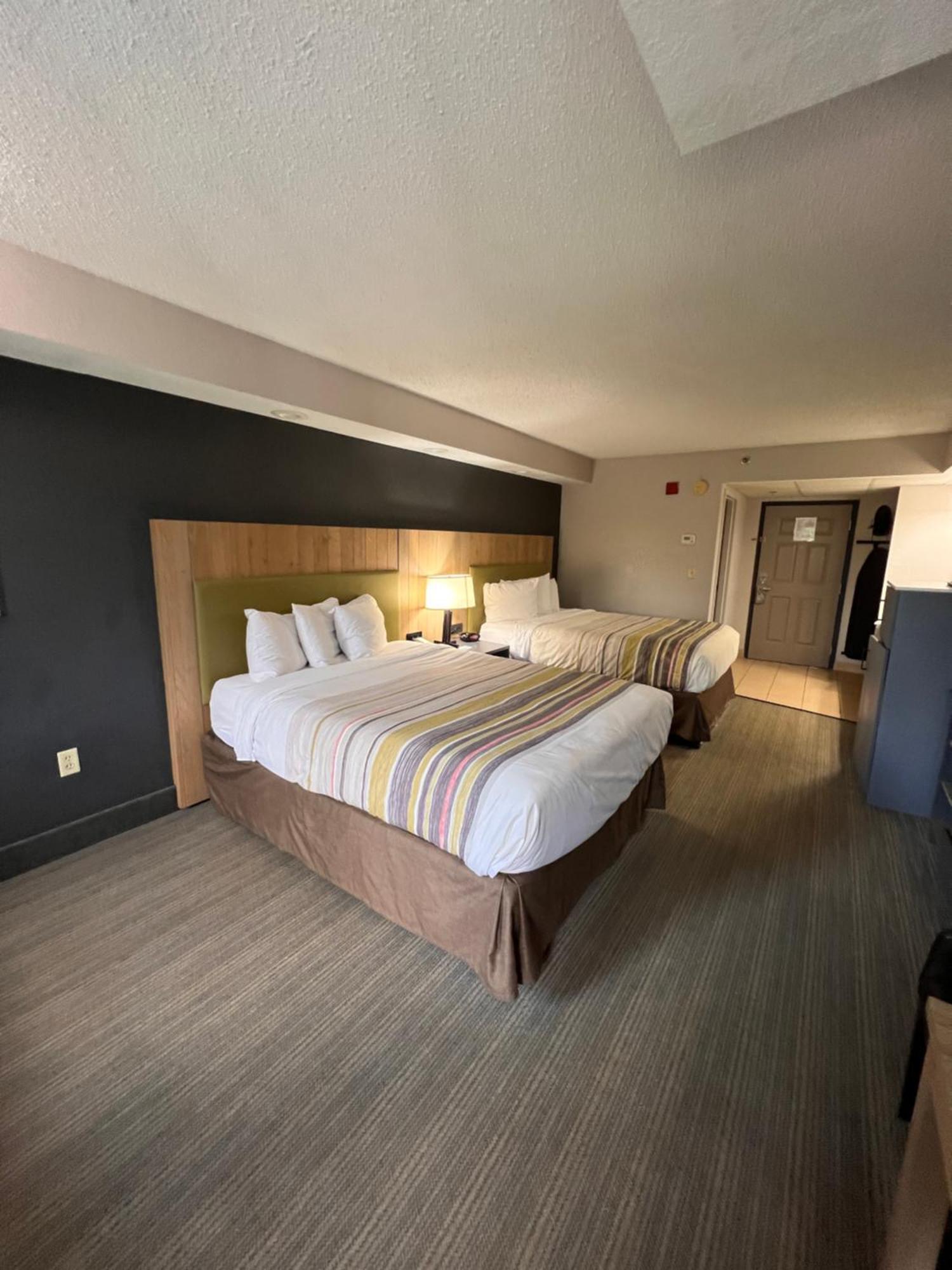 Country & By Radisson, South, Tn 3*